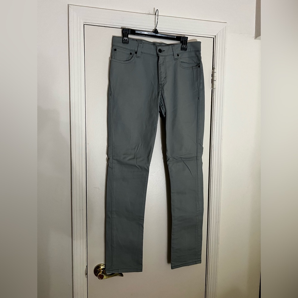 510 Grey Levi’s Pants
Size 32W 32L